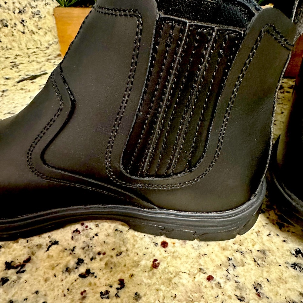 Skecher Leather boots 9 1/2 wide slip on. Never worn. - Picture 2 of 6